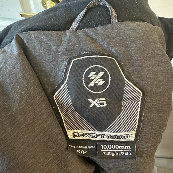 Powder Room snowboarding jacket - Picture 3 of 3